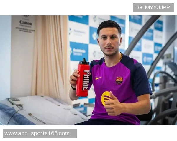 巴德吉谈弗里克关系亲密自信能胜任多种位置发挥作用